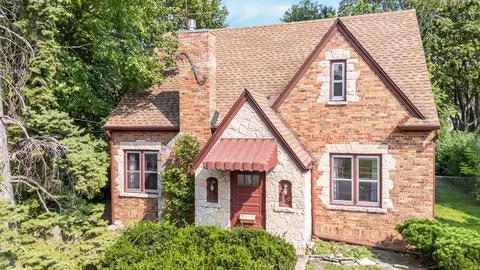 510 Chestnut St, Neenah, WI 54956