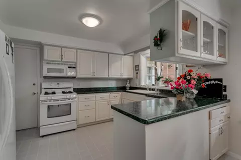 1944 Palisades Dr, Appleton, WI 54915 photo 4