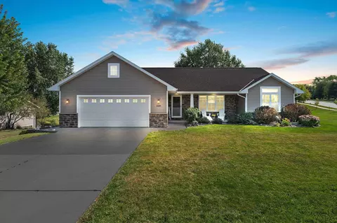 2439 Oak Ridge Cir, De Pere, WI 54115