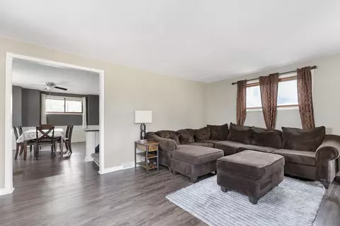 Living - 431 W Winnebago St, Appleton, WI 54911 photo 1 of 2