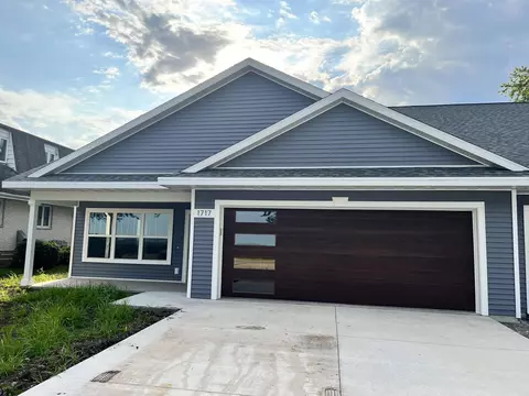 1717 S Main St, Oshkosh, WI 54902