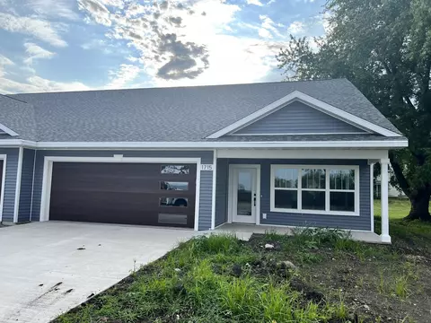 1715 S Main St, Oshkosh, WI 54902