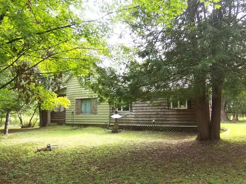 11551 4 Towns Rd, Gillett, WI 54124