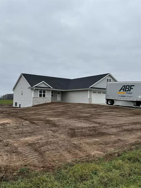 3740 Westpoint Rd, Suamico, WI 54313