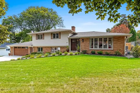 951 La Croix Ave, Ashwaubenon, WI 54304