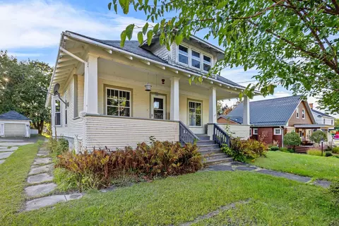 141 S Woodlawn Ave, Gillett, WI 54124