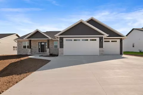 300 Rainbow Ct, Green Bay, WI 54303