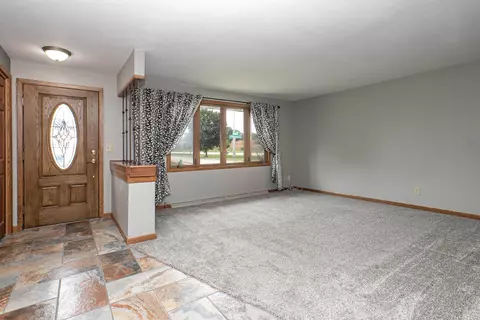 2736 Elmwood Ct, Appleton, WI 54911 photo 5