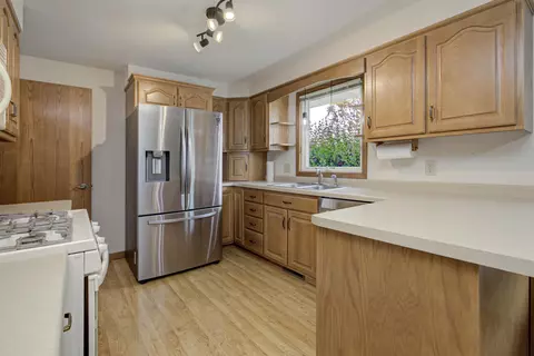 2736 Elmwood Ct, Appleton, WI 54911 photo 8