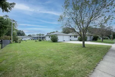2736 Elmwood Ct, Appleton, WI 54911 photo 3