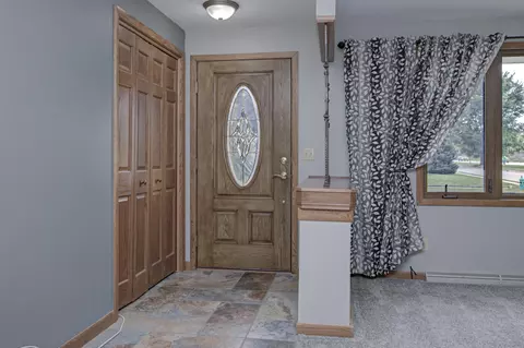 2736 Elmwood Ct, Appleton, WI 54911 photo 4