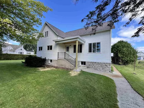 320 Carney Blvd, Marinette, WI 54143