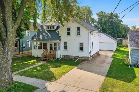 1347 W 2nd St, Appleton, WI 54914