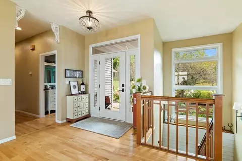 Entry Way - n5576 Mapleview Lane, Hilbert, WI 54129 photo 1 of 4