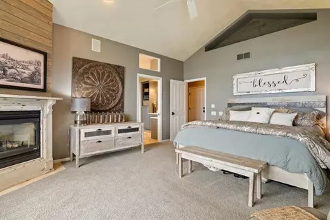 Bedroom - n5576 Mapleview Lane, Hilbert, WI 54129 photo 2 of 6