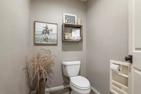 Bath - n5576 Mapleview Lane, Hilbert, WI 54129 photo 9 of 10