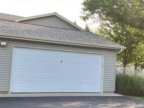 Exterior - 941 S West Ct #B, Appleton, WI 54915 photo 4 of 4