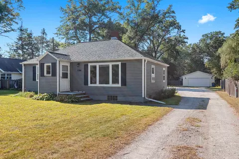 1344 Wiesner St, Green Bay, WI 54304