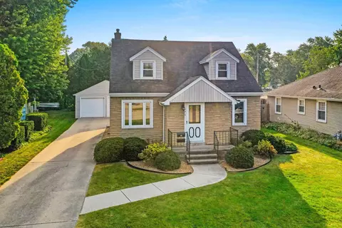 776 Elm St, Neenah, WI 54956