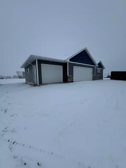 4678 Richard Ln, Green Bay, WI 54313