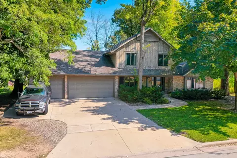 1791 Garnet Ct, Menasha, WI 54952