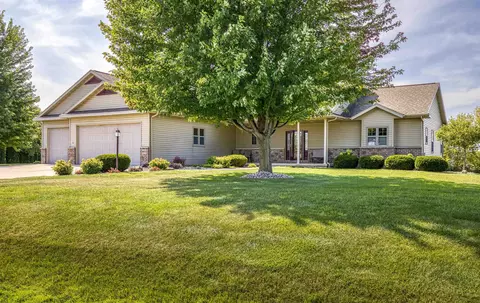 8051 Tribute Dr, Neenah, WI 54956