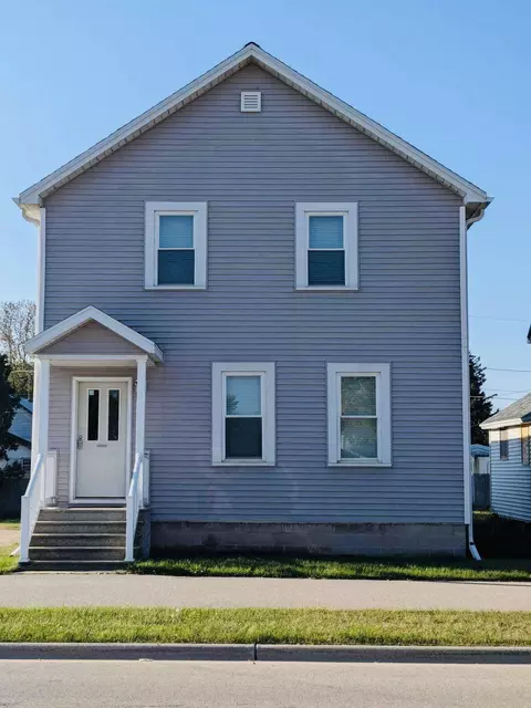 222 Pecor St, Oconto, WI 54153