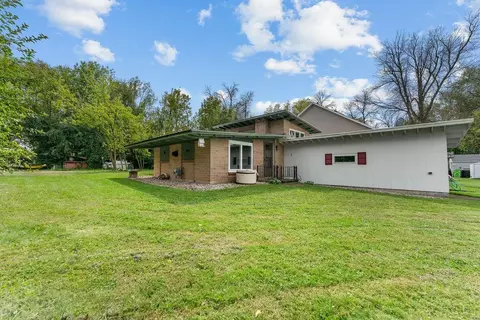 8880 Lakeside Ln, Winneconne, WI 54986