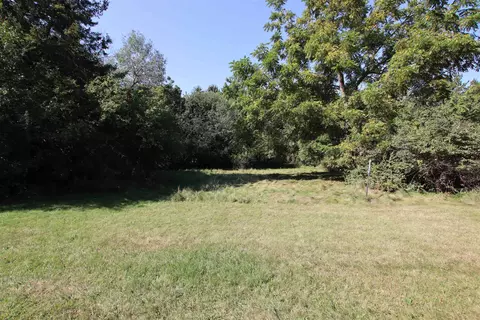 crestwood drive, Oshkosh, WI 54904