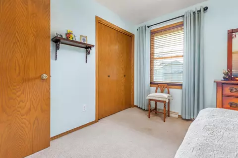 Bedroom - 317 E Hoover Ave, Appleton, WI 54915 photo 5 of 6
