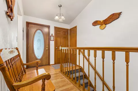 Entry Way - 317 E Hoover Ave, Appleton, WI 54915 photo 1 of 2