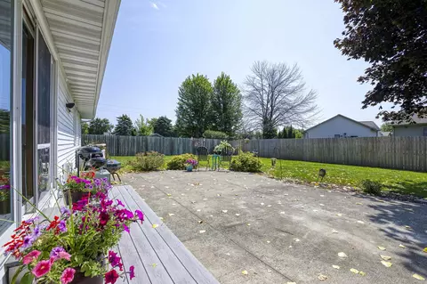 Exterior - 317 E Hoover Ave, Appleton, WI 54915 photo 3 of 9