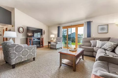 Living - 317 E Hoover Ave, Appleton, WI 54915 photo 2 of 3