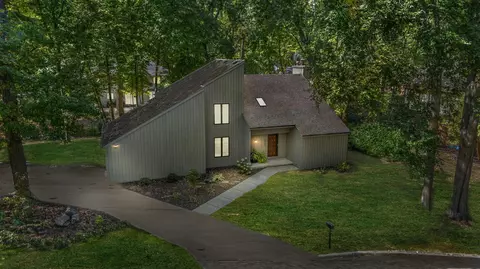 2437 Forest Manor Ct, Neenah, WI 54956