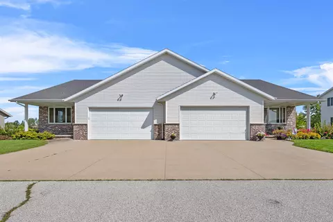 1025 Northwood Dr, Seymour, WI 54165
