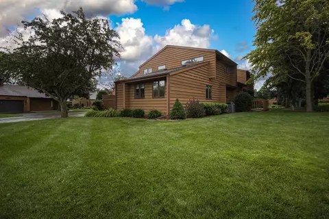 925 E Windfield Pl #A, Appleton, WI 54911