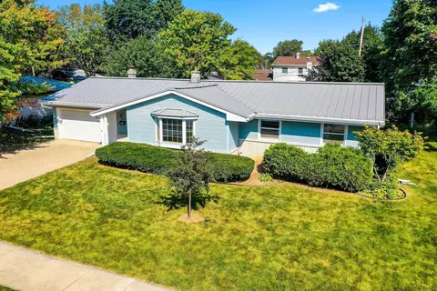 526 Kessler Dr, Neenah, WI 54956