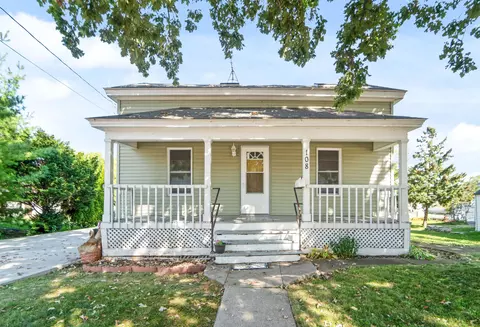 108 W South Park Ave, Oshkosh, WI 54902