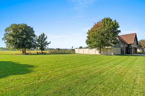 1315 E Wyndmere Dr, Appleton, WI 54913 photo 5