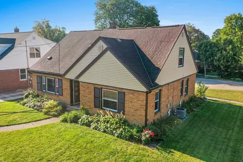 1309 Elmore St, Green Bay, WI 54303