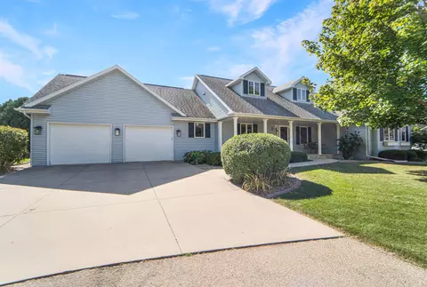 2151 Moonlight Ct, Menasha, WI 54952
