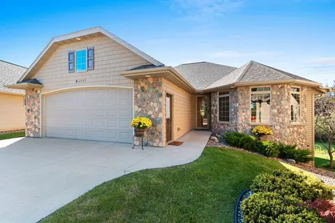 w6945 Rivendale Court, Greenville, WI 54942