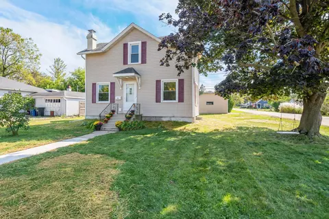 404 E Huron St, Omro, WI 54963