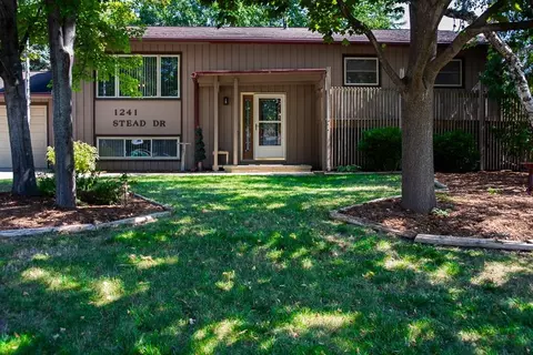 1241 Stead Dr, Menasha, WI 54952