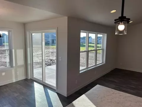5646 N Yosemite Ln, Appleton, WI 54913 photo 3