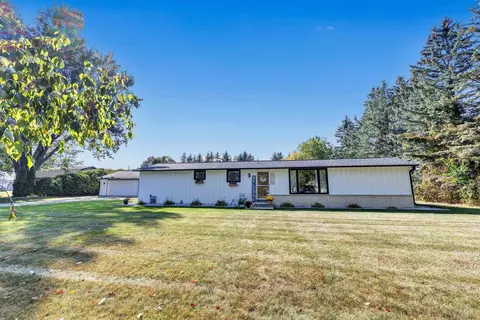 2028 Knuell St, Manitowoc, WI 54220