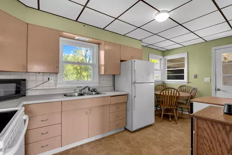 1213 E Main St, Omro, WI 54963 photo 10