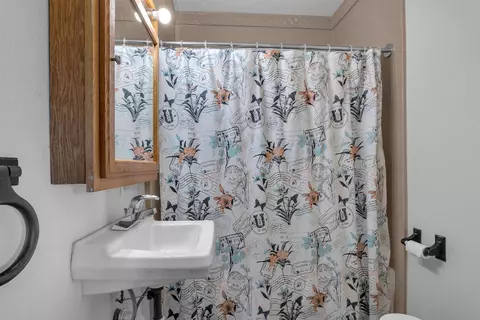 1213 E Main St, Omro, WI 54963 photo 8