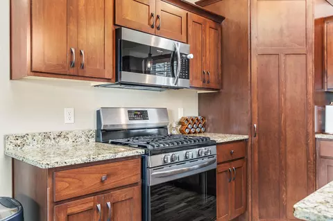 2085 W Sugar Ct, Appleton, WI 54913 photo 9