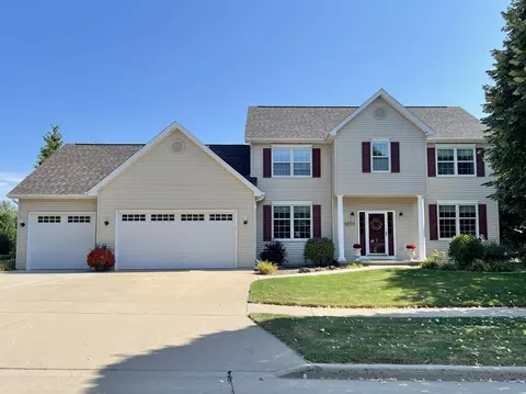4800 N Tanglewood Dr, Appleton, WI 54913